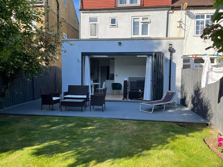 A Beautiful One Bedroom Flat With Garden & Parking Mill Hill Buitenkant foto